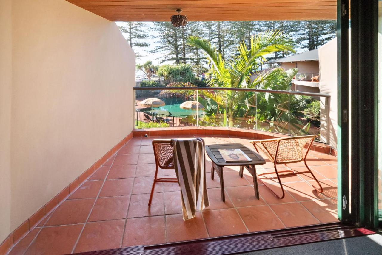 Beach Hotel Resort Teluk Byron Bagian luar foto